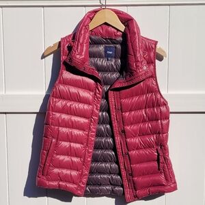 GAP Women's Raspberry Quilted Vest